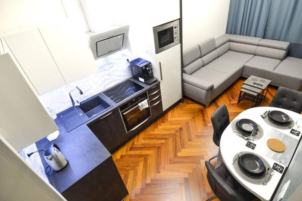 Brandly New Apartment Andel Praga Zewnętrze zdjęcie